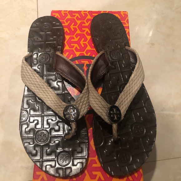 tory burch flip flops poshmark